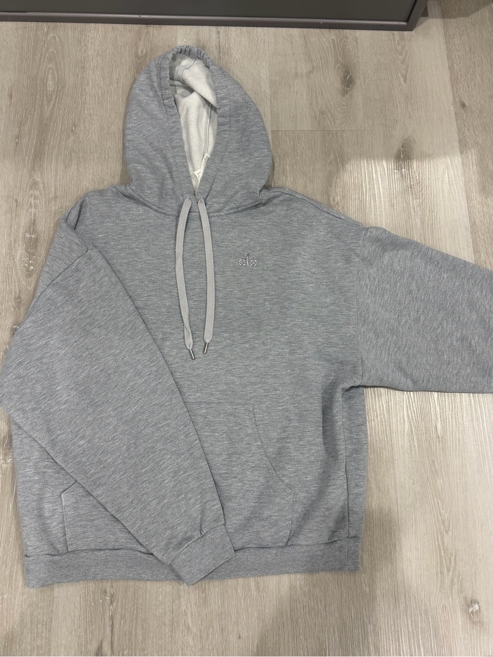 ALO Yoga Light Grey Pullover Hoodie